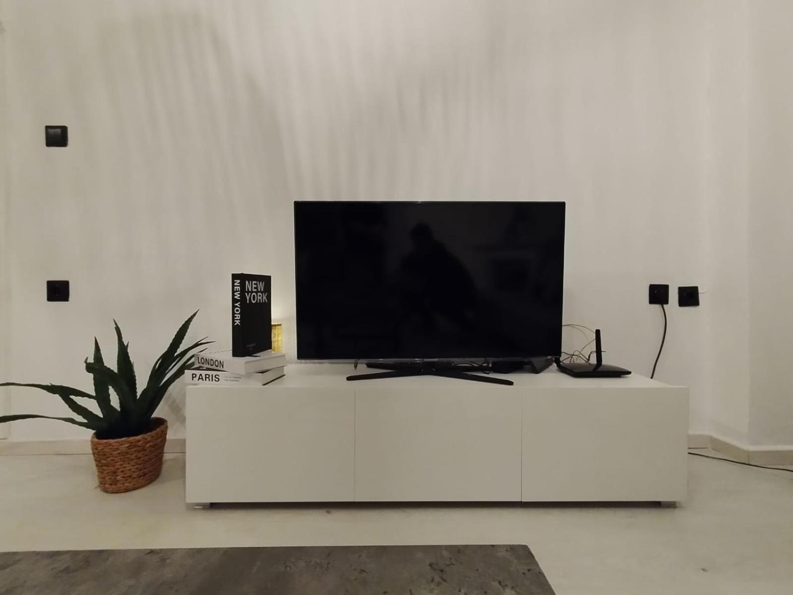 Black N' White Cozy Housegarden Alexandroúpoli Extérieur photo