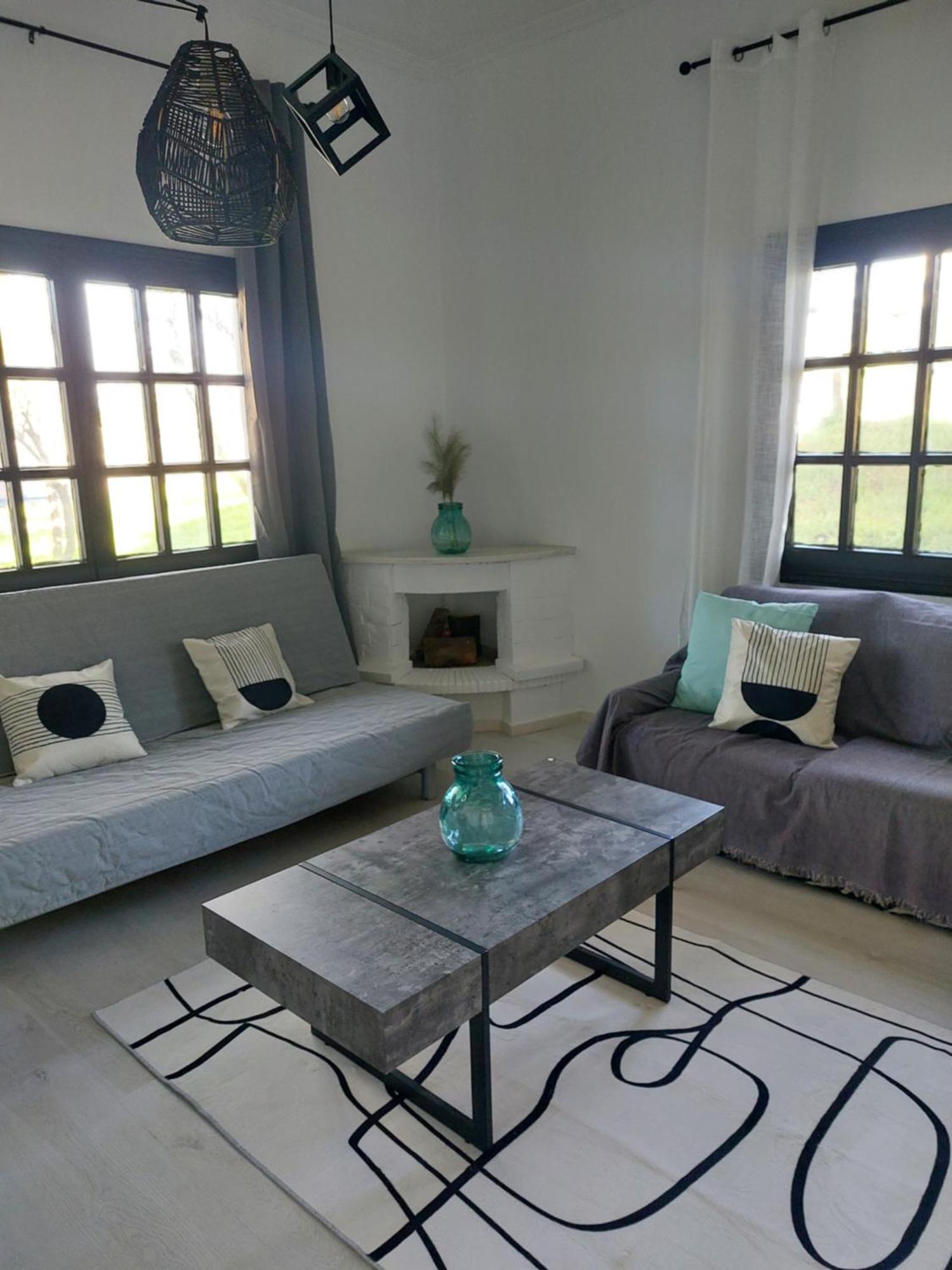 Black N' White Cozy Housegarden Alexandroúpoli Extérieur photo